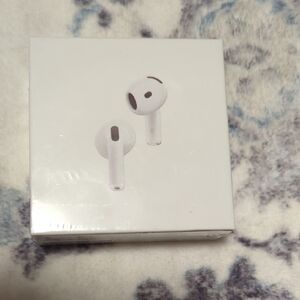 White Wireless Earbuds
